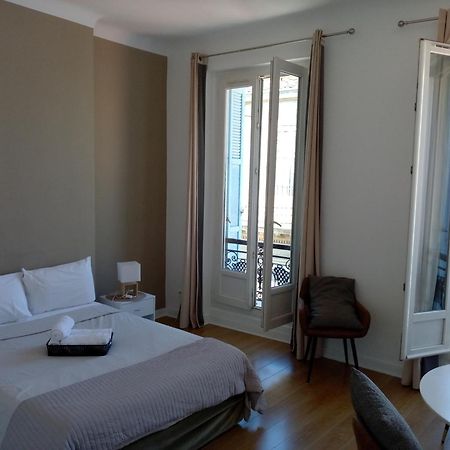 La Plaine Cours Julien: Private Room in Lively Marseille Apartment Exterior photo