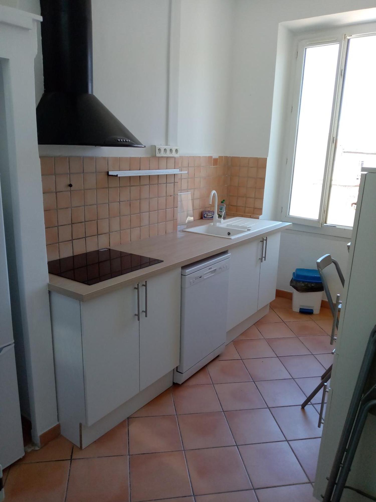 La Plaine Cours Julien: Private Room in Lively Marseille Apartment Exterior photo
