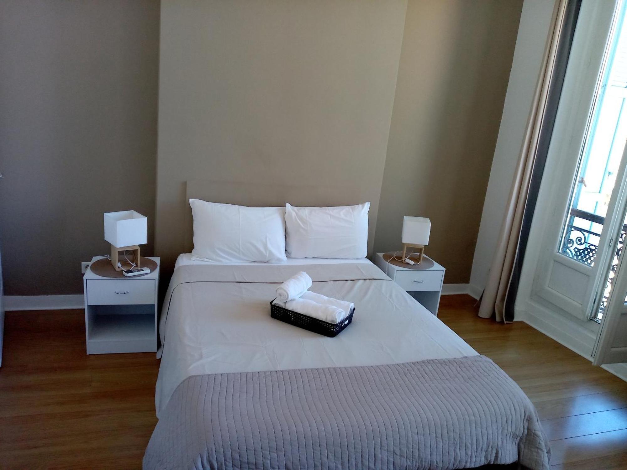 La Plaine Cours Julien: Private Room in Lively Marseille Apartment Exterior photo